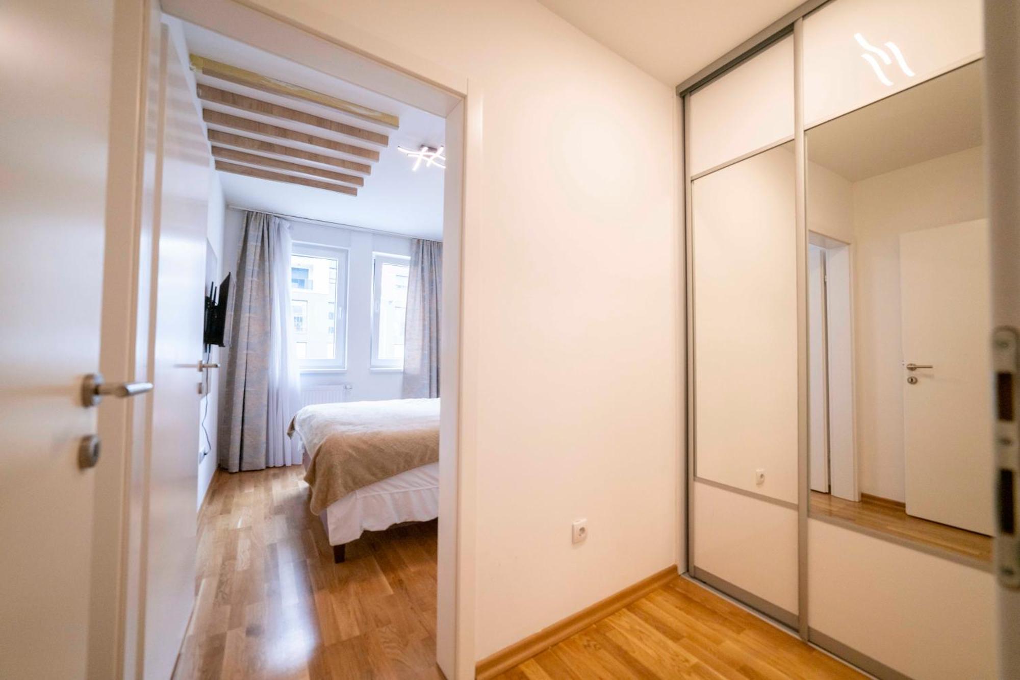 Apartment 5 Star Lukavica Exteriör bild