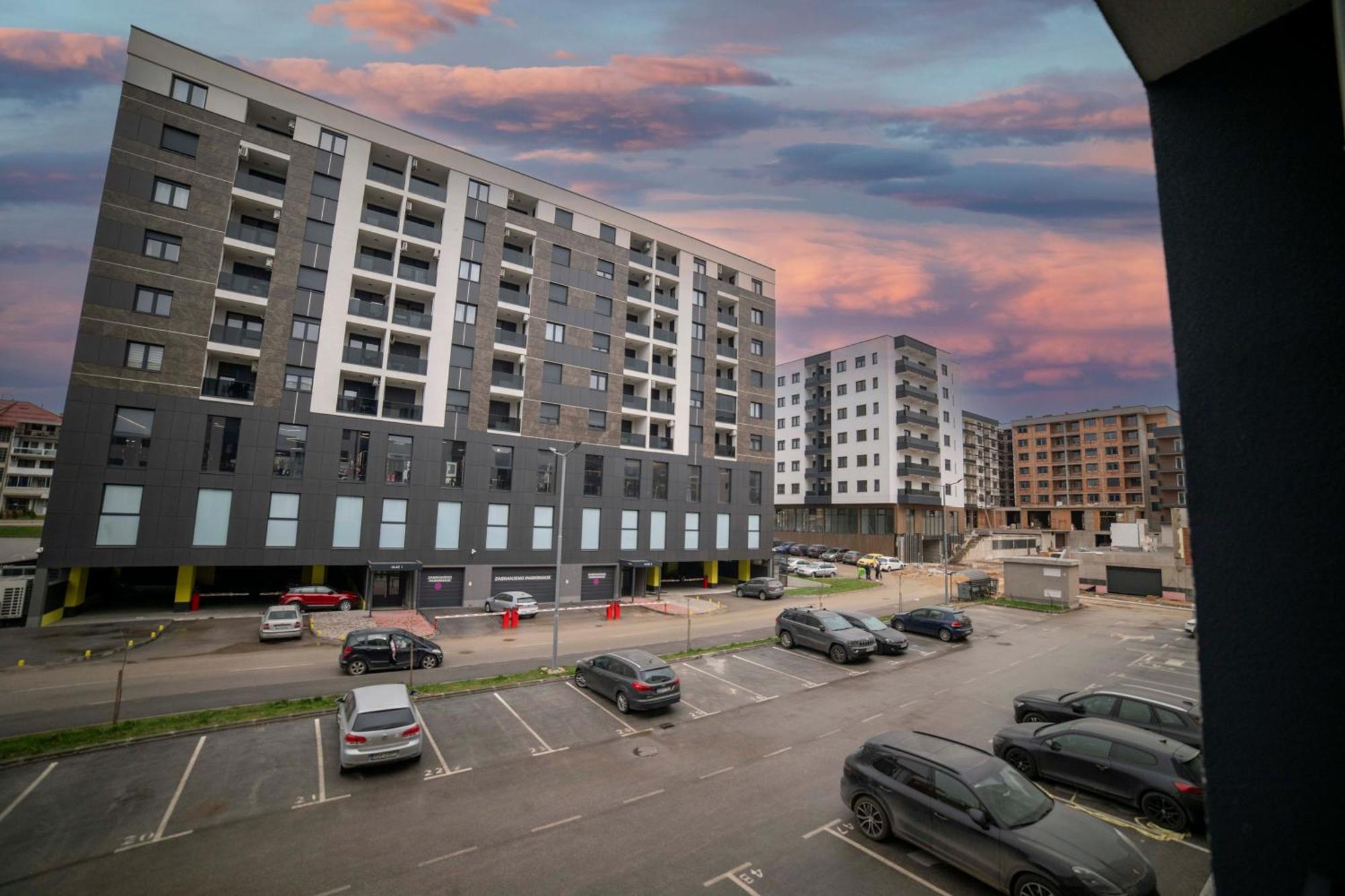 Apartment 5 Star Lukavica Exteriör bild